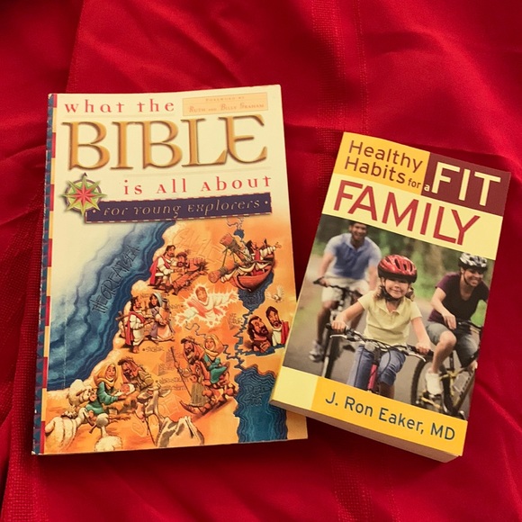 Other - 🎉 10/$30!  FAMILY BOOK BUNDLE